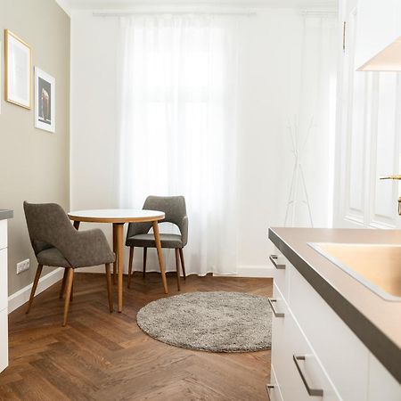 Twenty Five - Work & Life Apartments Амщетен Екстериор снимка
